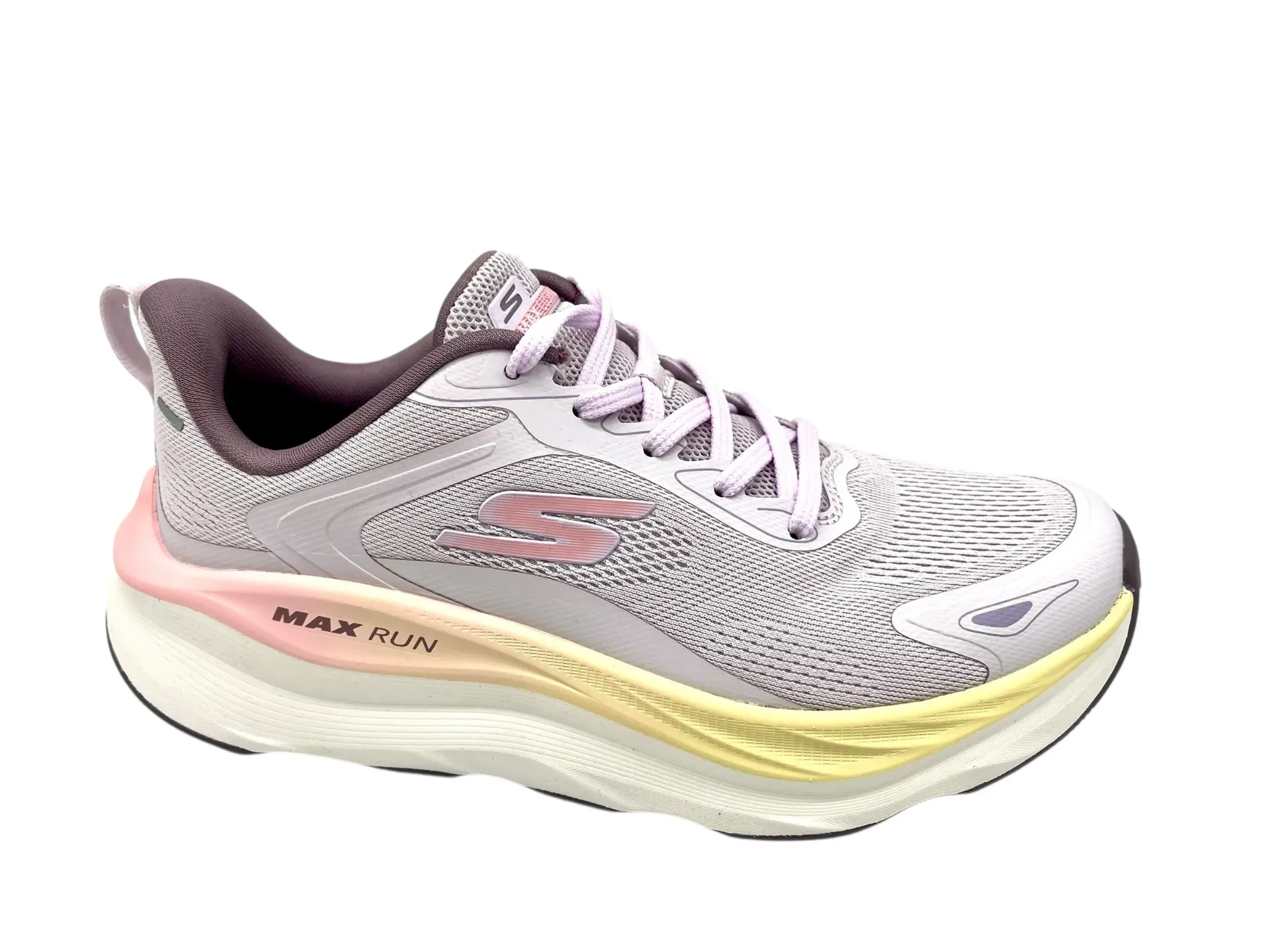 --Skechers--	Max Cushioning (37)