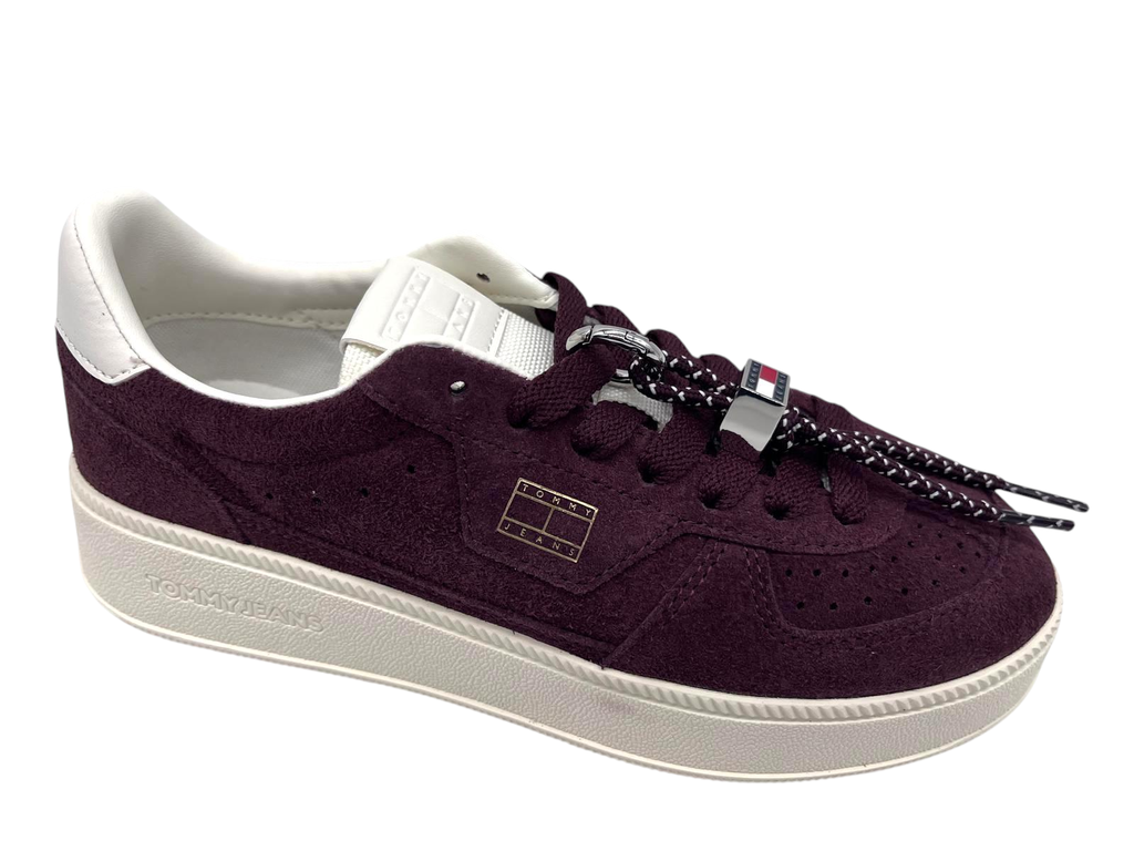 --Tommy Hilfiger--	Burgundy Velvet (37)
