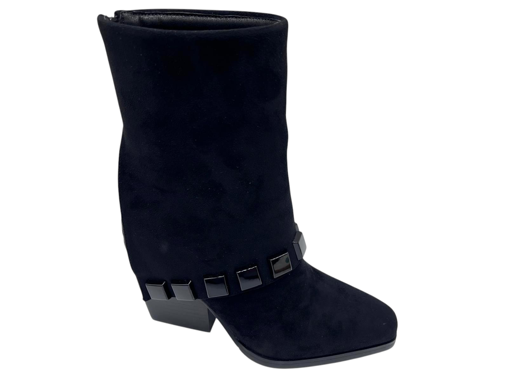 --Noa Harmon--	Stiefel (36)